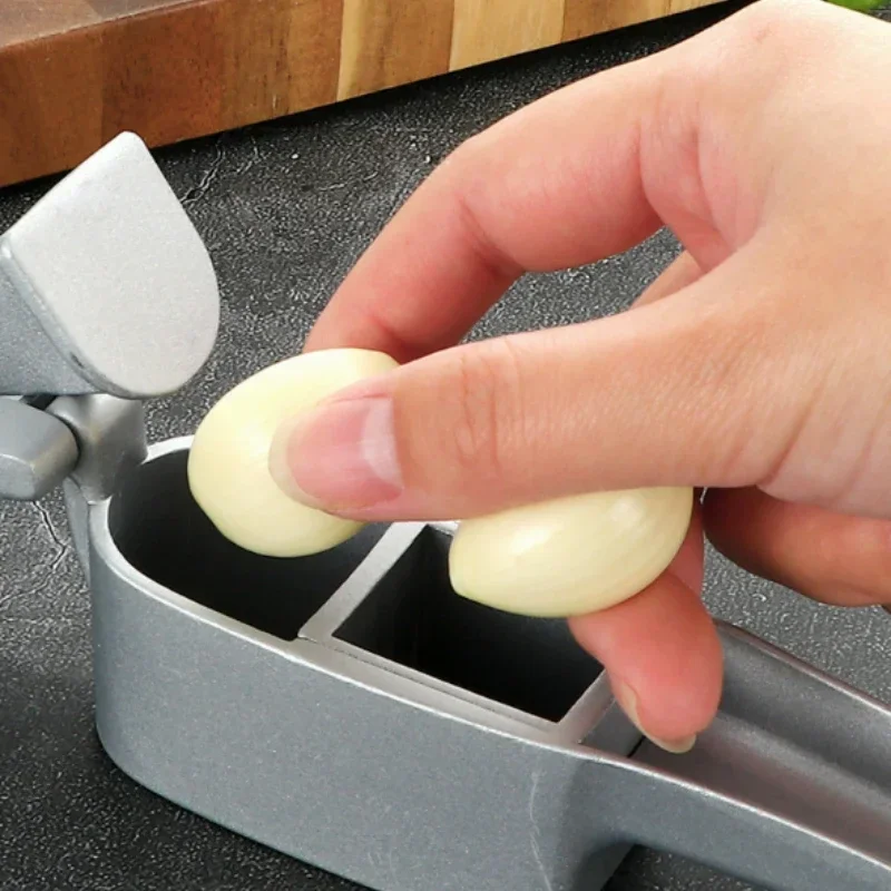 2 In 1 Multifunctional Garlic Press Slicer - Image 4