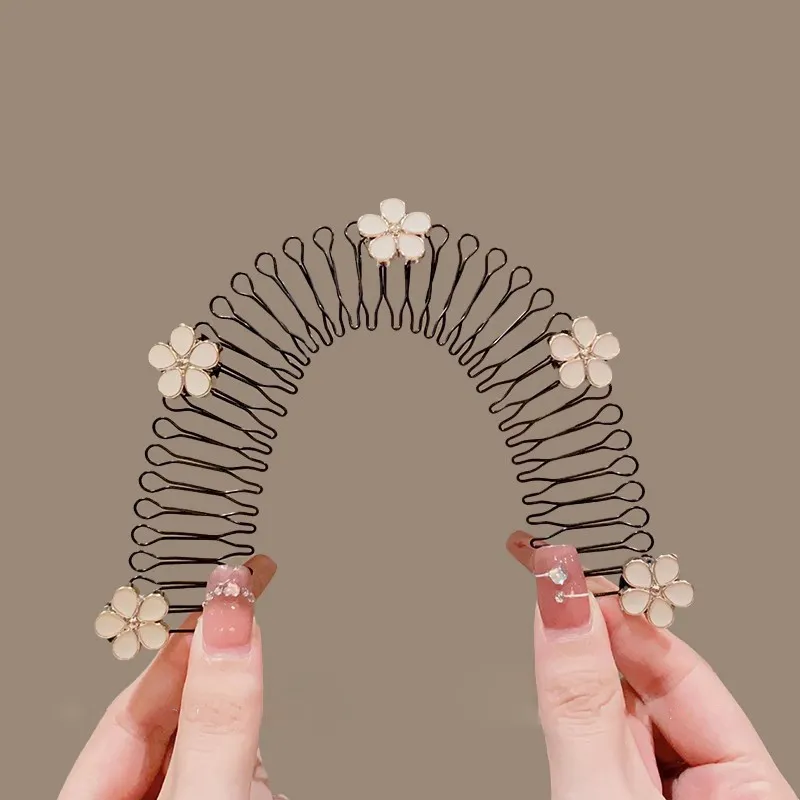 Camellia Hair Comb Accessories - Image 3