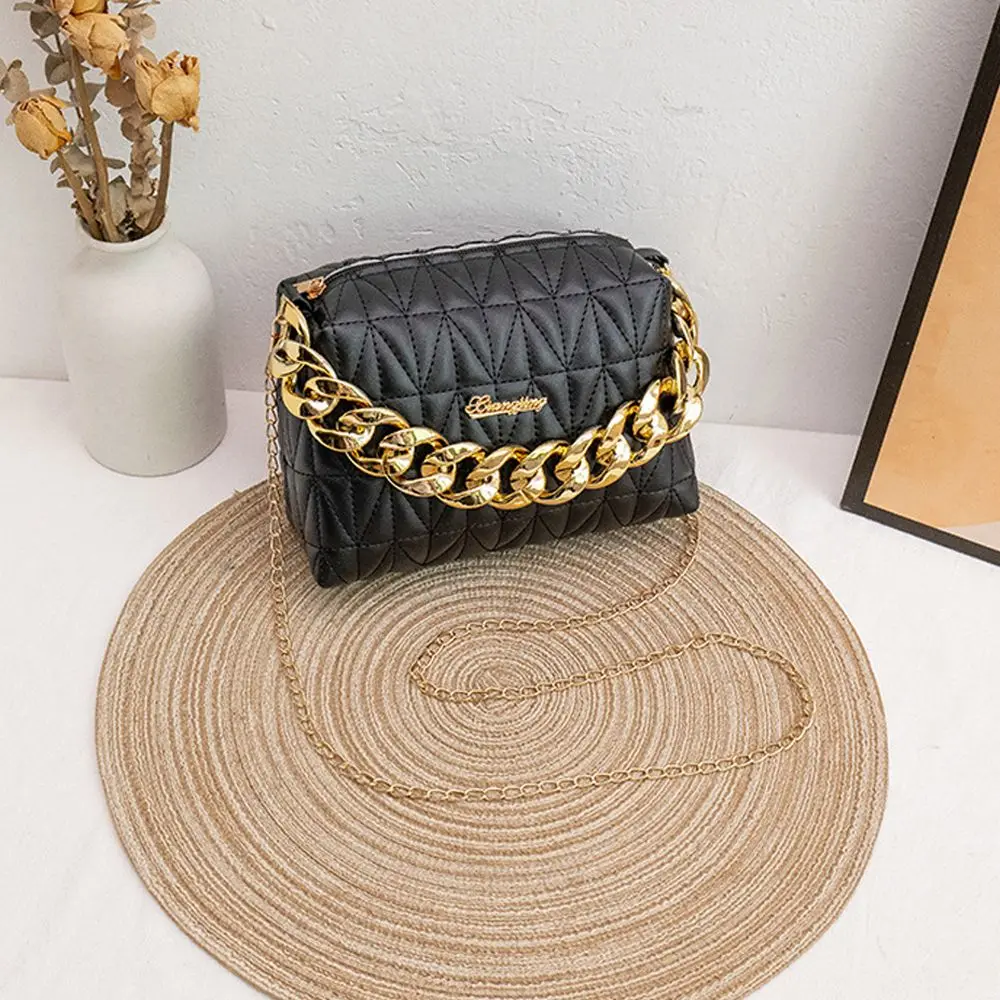 Chic Chain Charisma: PU Leather Crossbody Clutch - Image 2