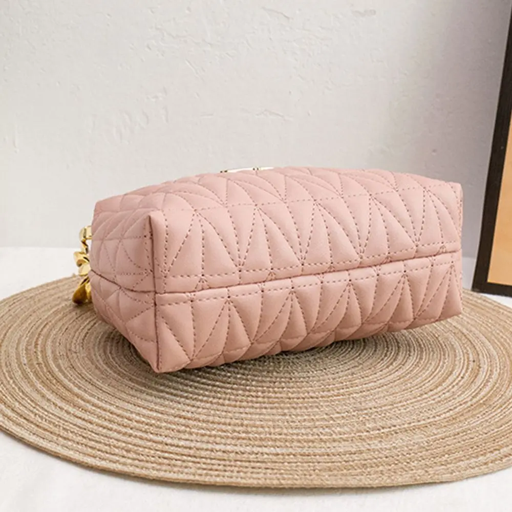 Chic Chain Charisma: PU Leather Crossbody Clutch - Image 3