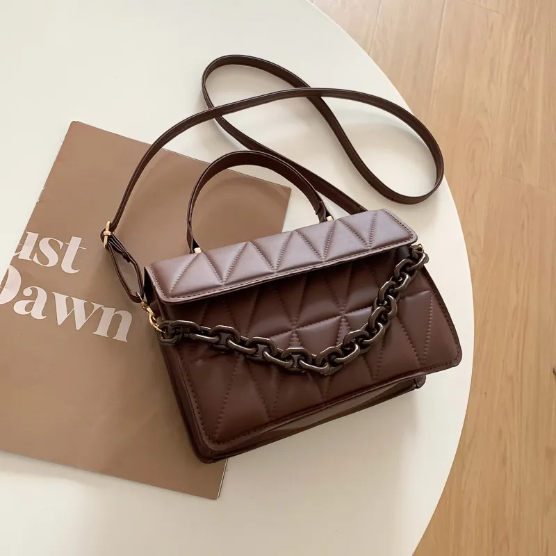 Chic Checkmate: Chain-Embellished Crossbody - Image 10
