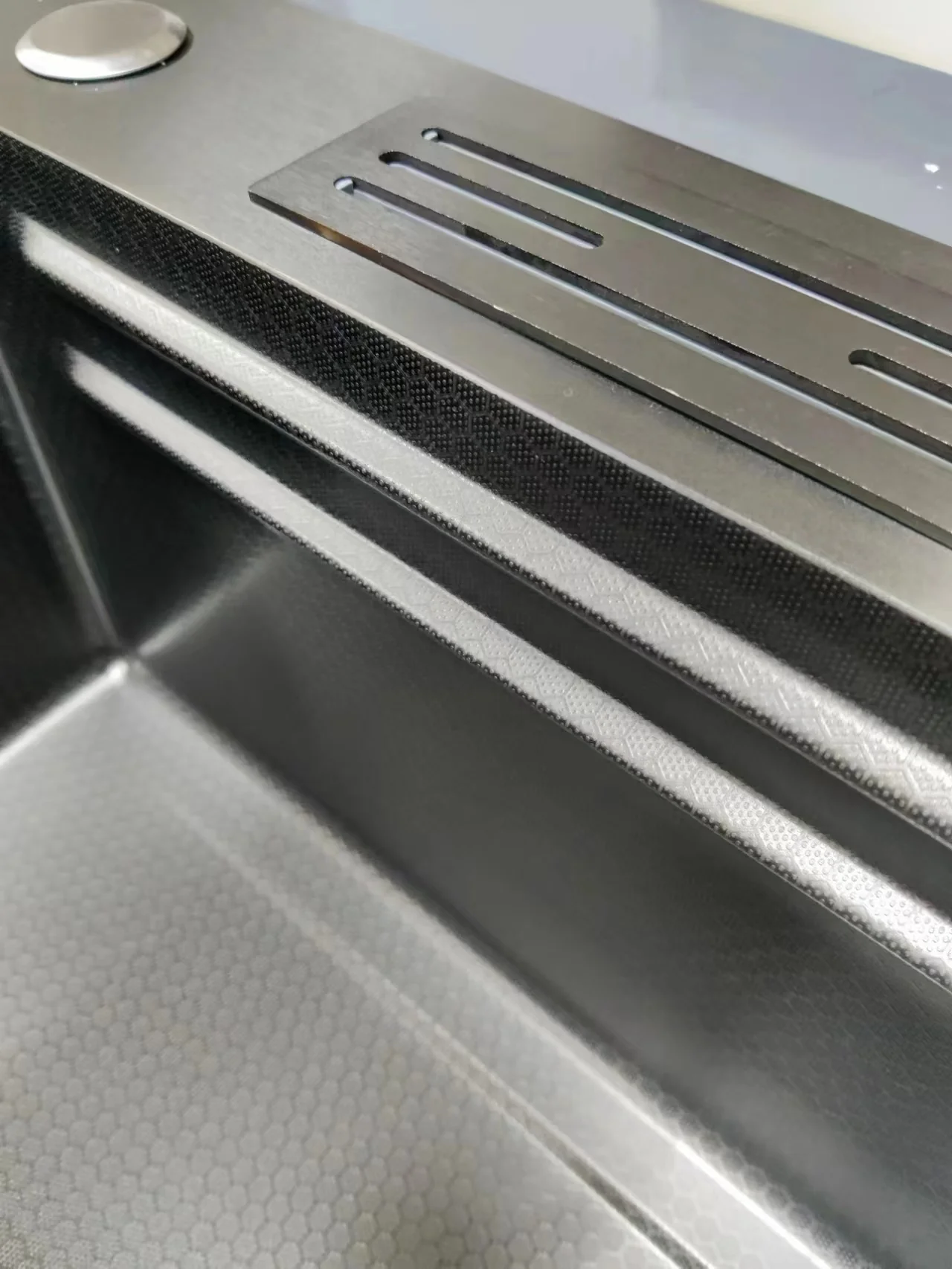 Digital 304 Stainless Steel Honeycomb Embossed Waterfall Sink - Image 24