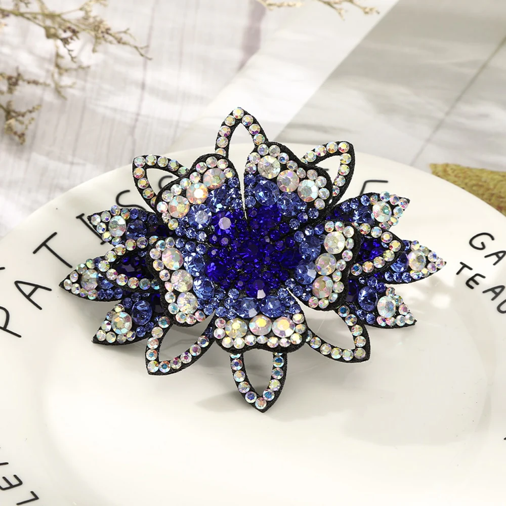 Elegant Rhinestone Flower Hair Clip - Image 5