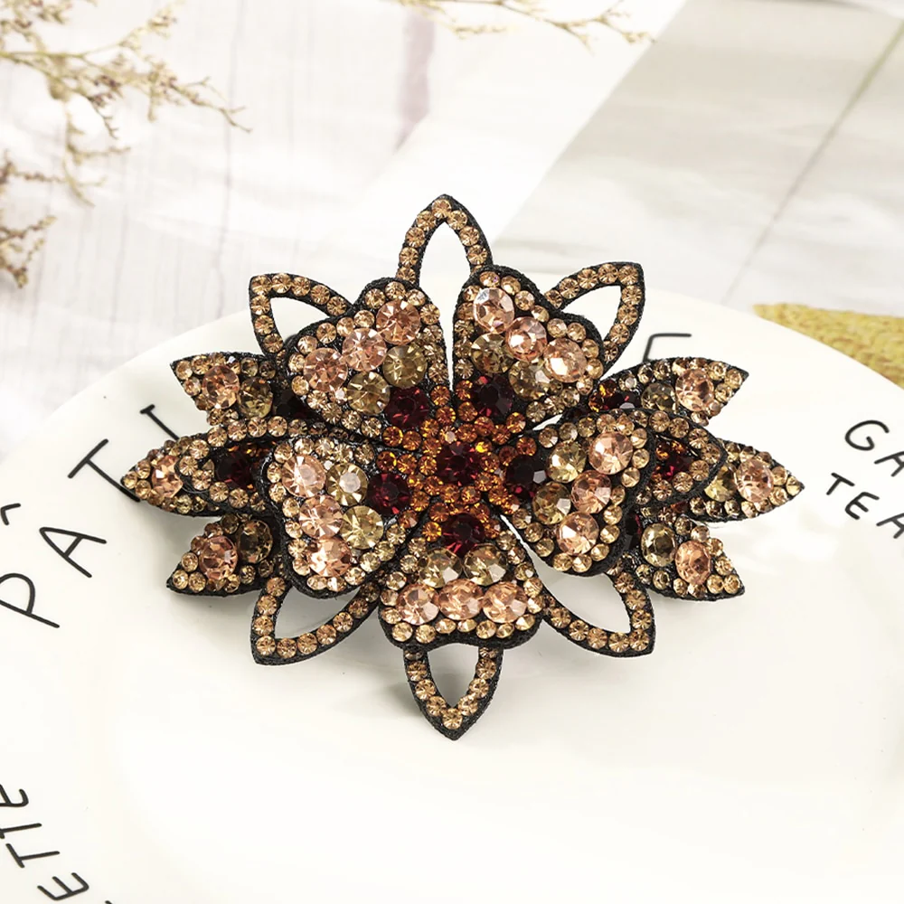 Elegant Rhinestone Flower Hair Clip - Image 7