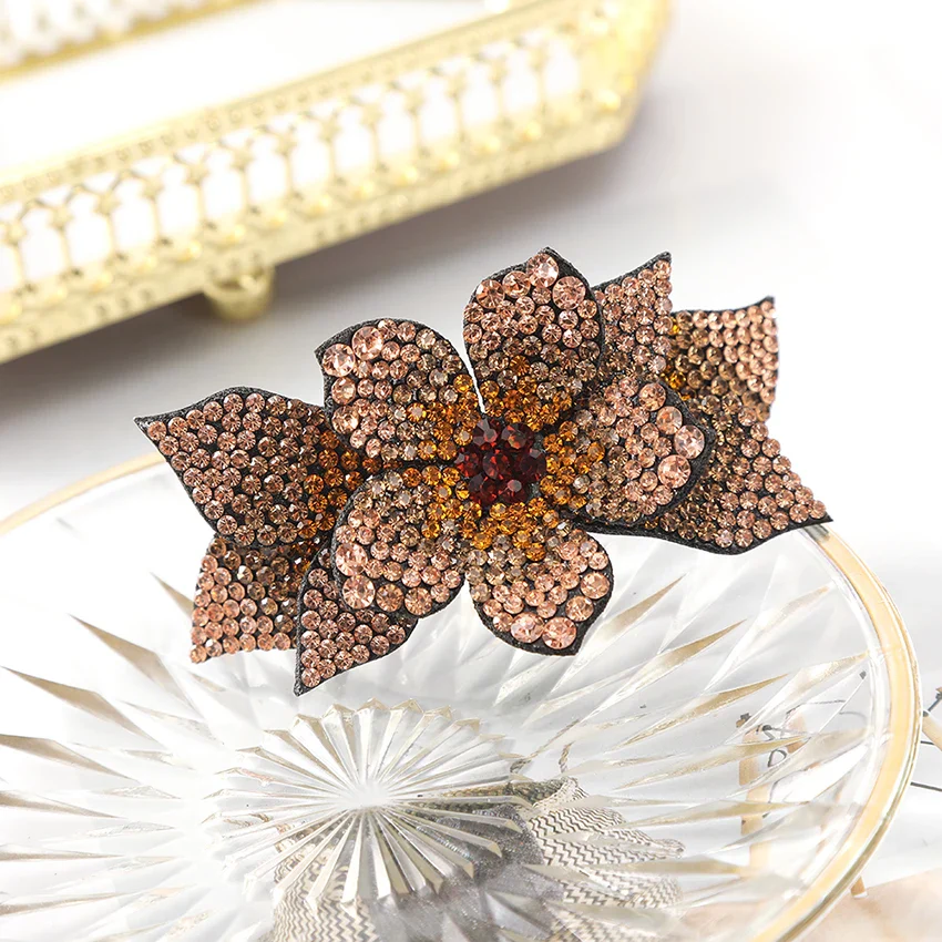 Elegant Rhinestone Hair Clip - Image 9