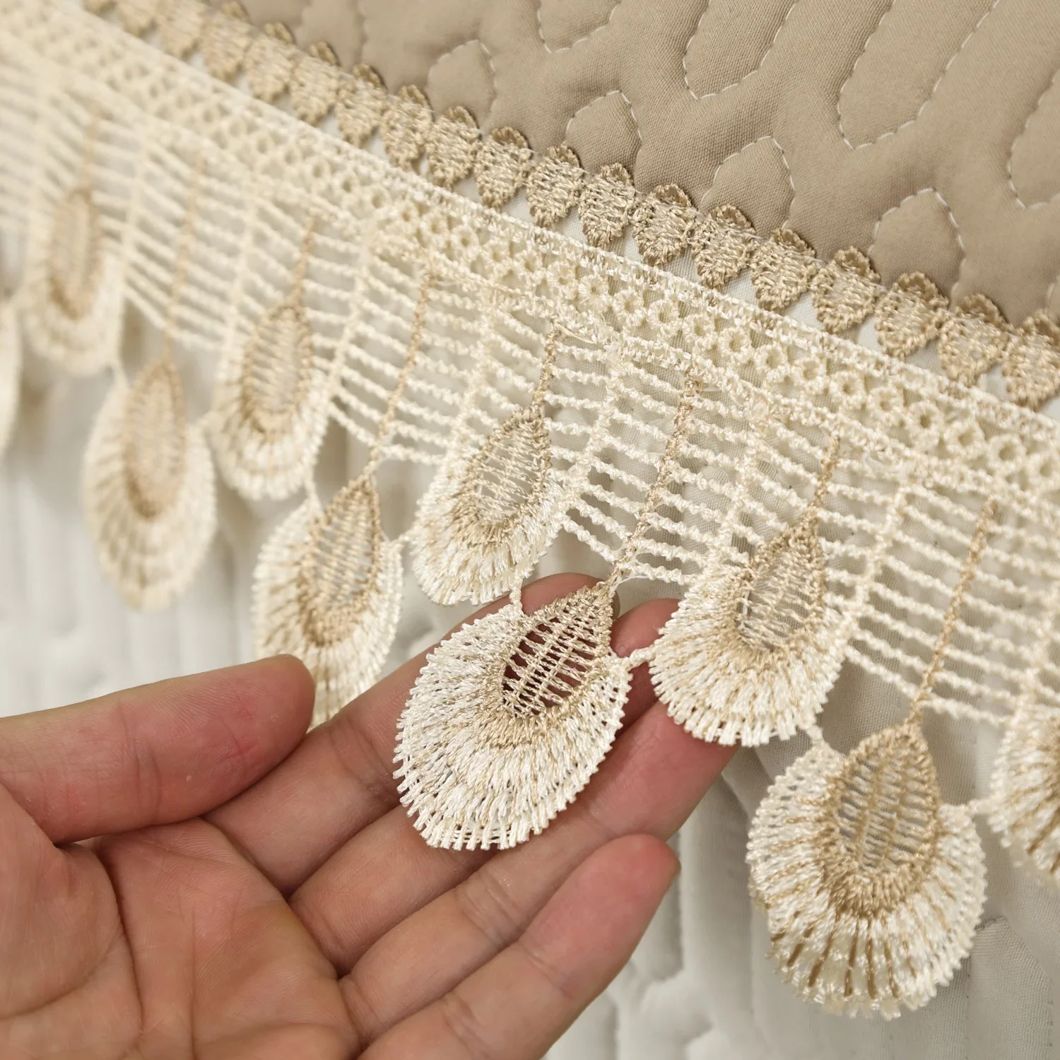 Feather Embroidery Sofa Seat Protector - Image 3