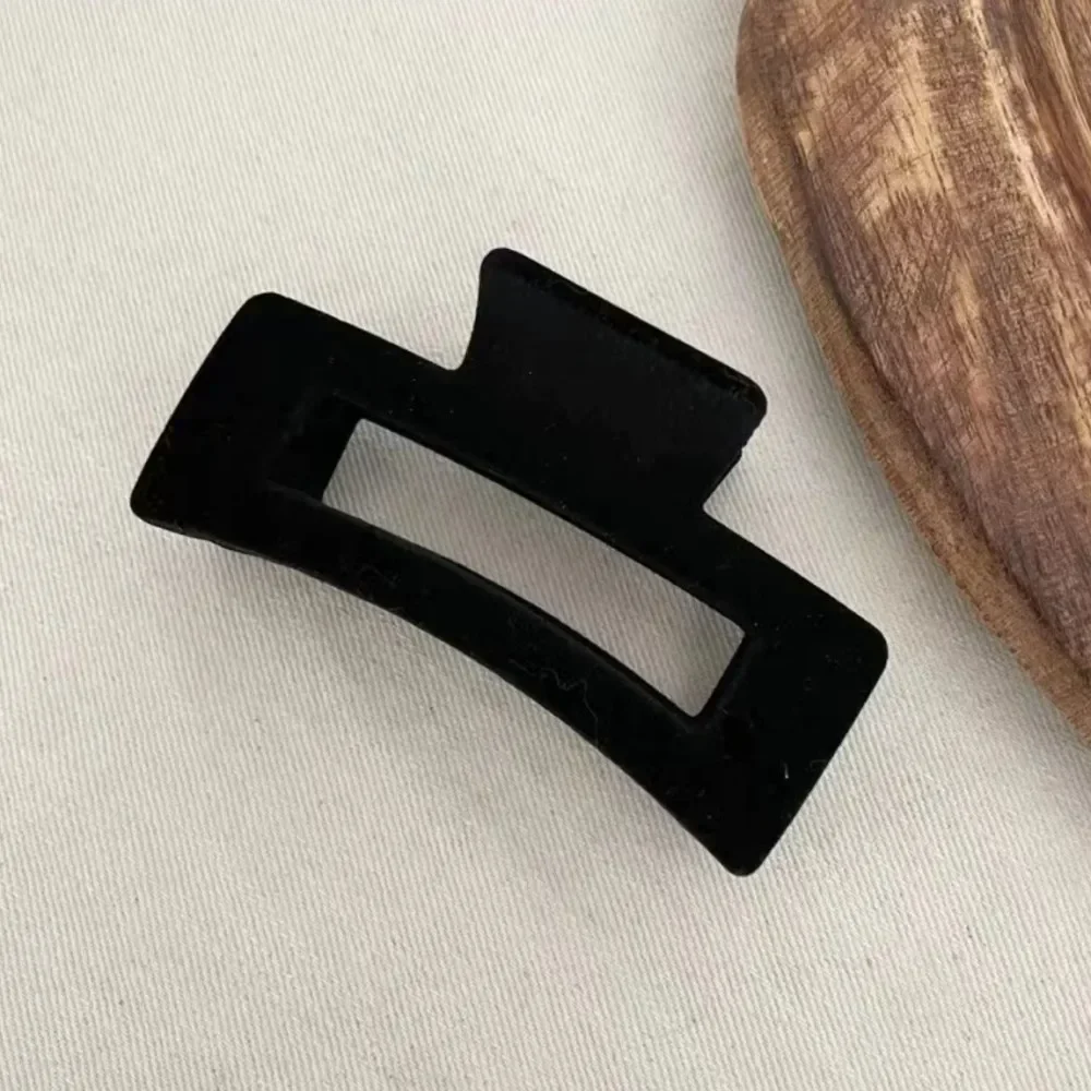 Flower Hair Claw - Image 32