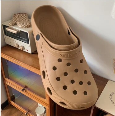 Giant Crocs - Image 3