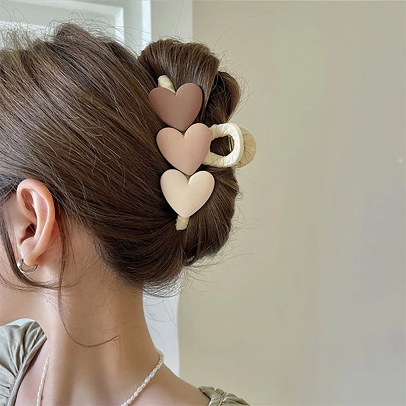 Heart Hair Claw - Image 28