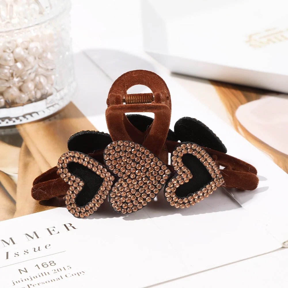 Heart Hair Claw - Image 30