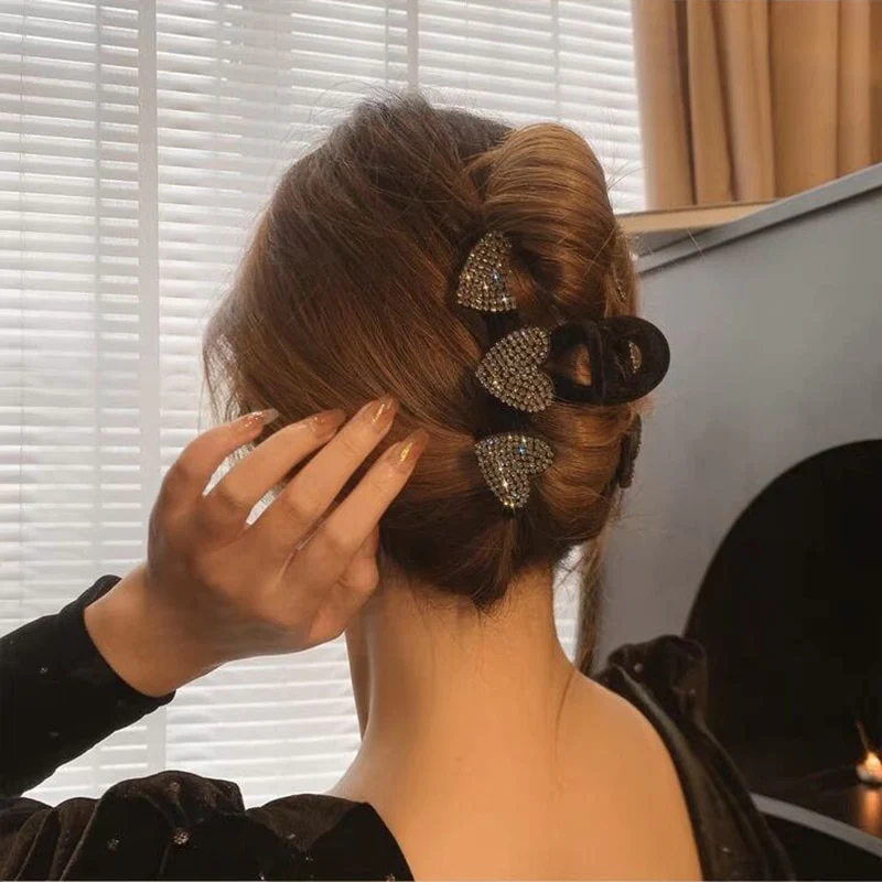 Heart Hair Claw - Image 36