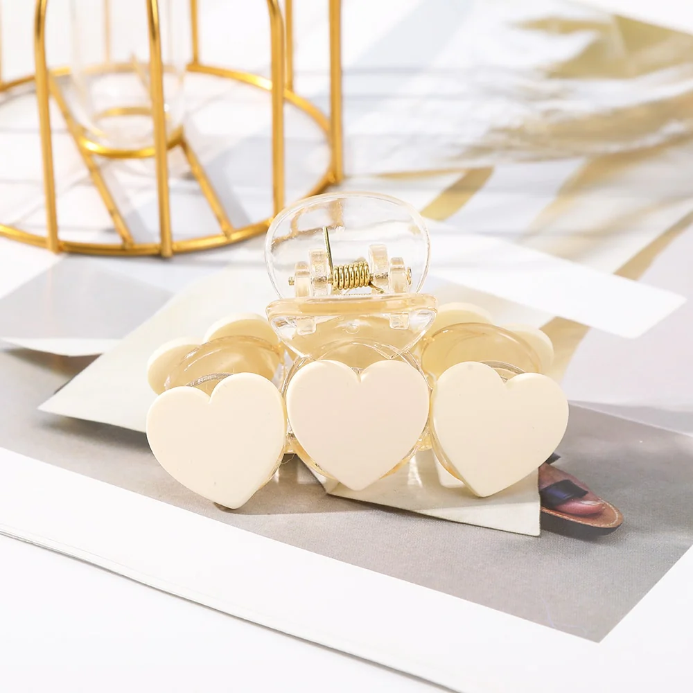 Heart Hair Claw - Image 7
