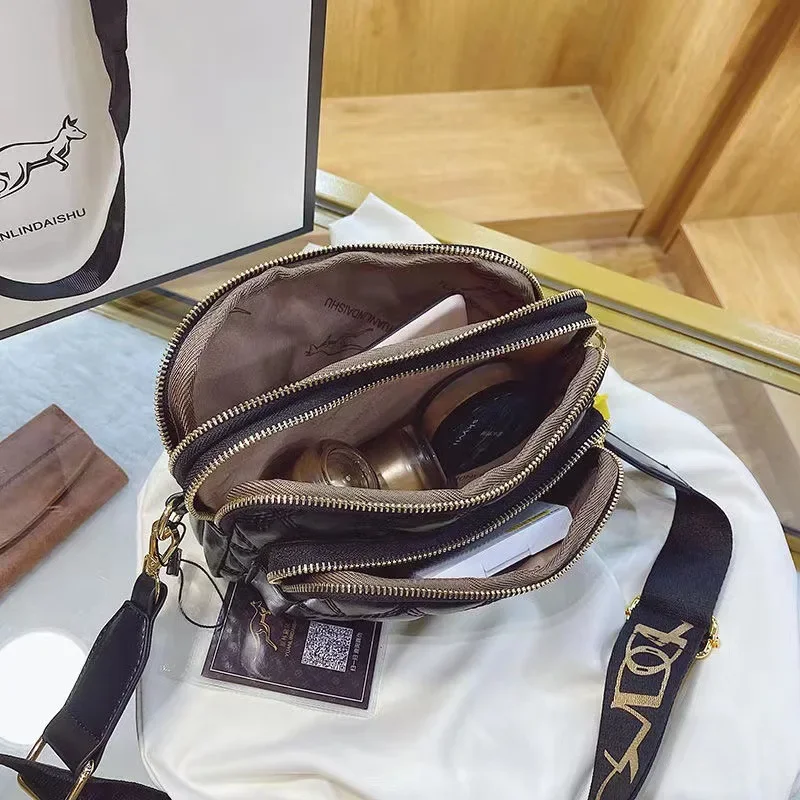 LuxeLingge Chic Carryall: The Tri-Layered Icon - Image 3