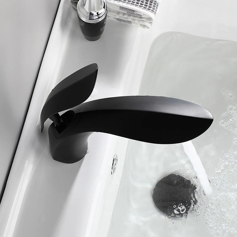 Luxury Bathroom Faucet - Image 24
