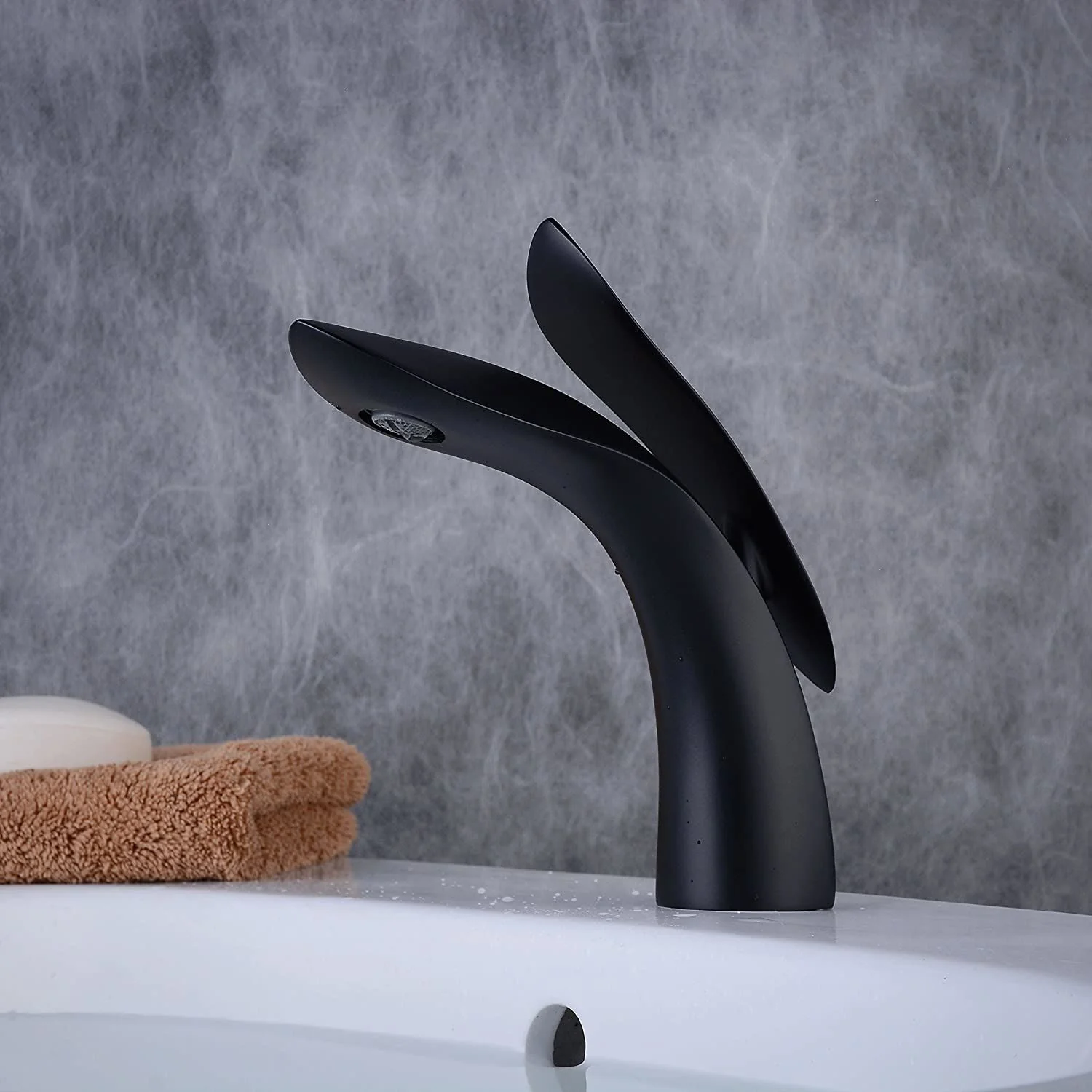 Luxury Bathroom Faucet - Image 27