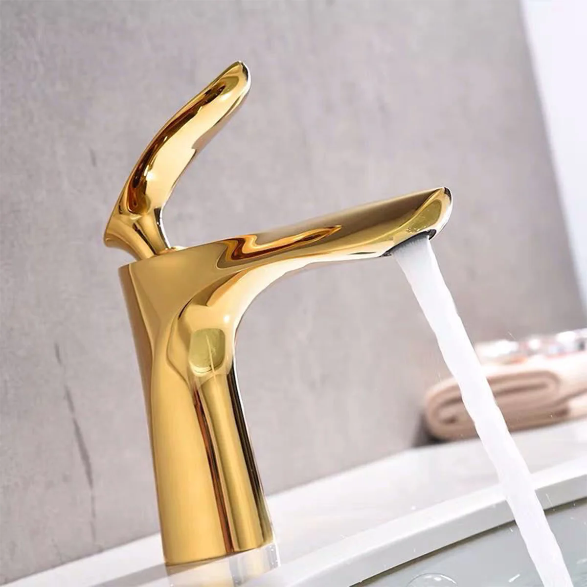 Luxury Bathroom Faucet - Image 32