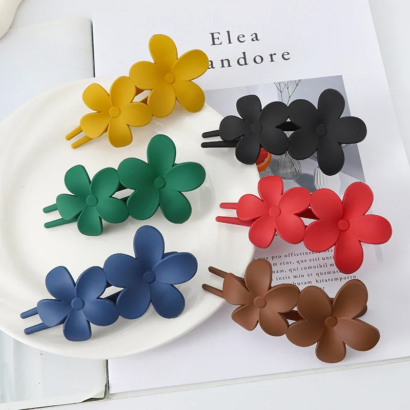 Retro Frosted Flower Hairpin - Image 2