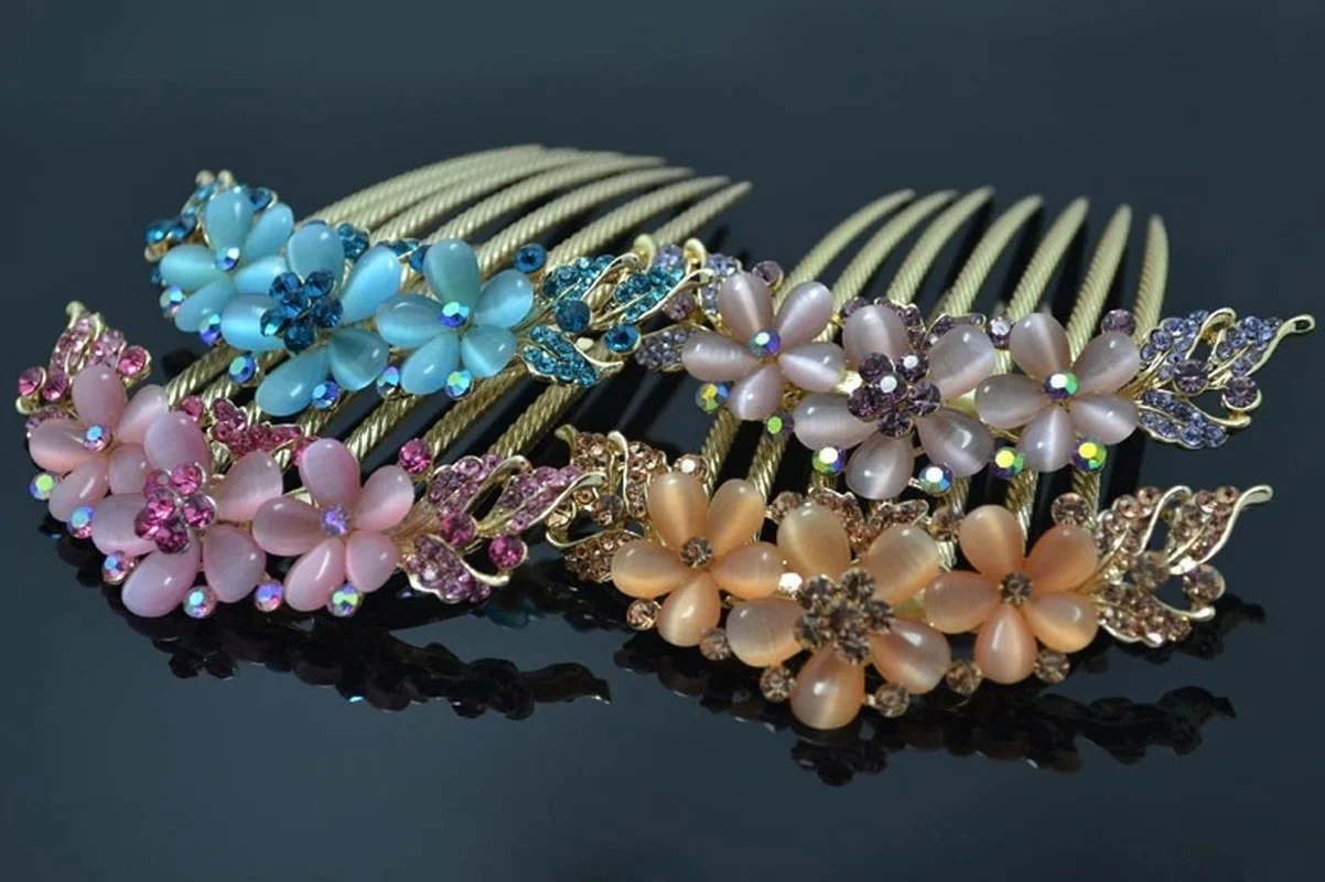 Rhinestone Glam Hair Accessory - Image 9