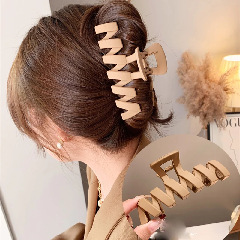 Rhinestone Metal Hair Claw - Image 42