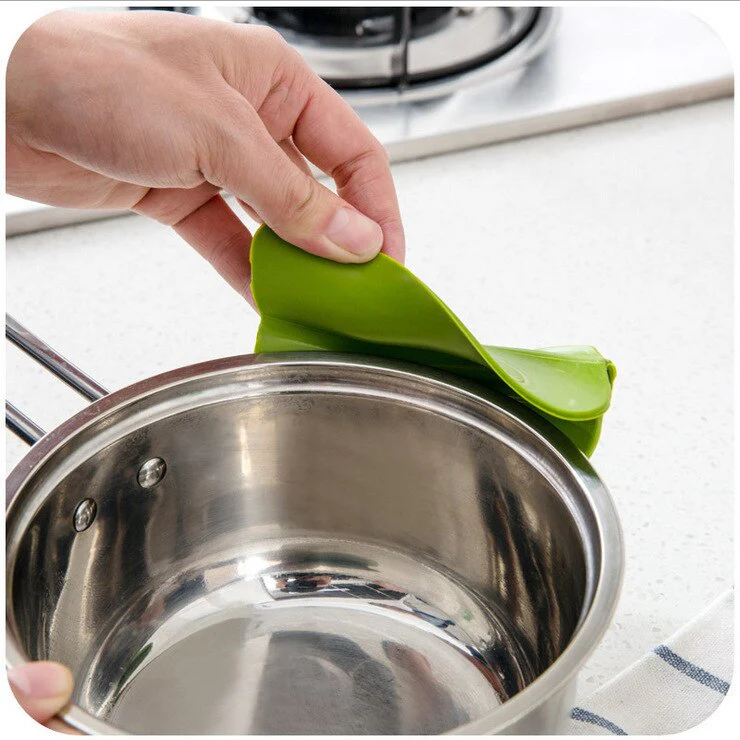 Silicon Funnel Pourer - Image 5