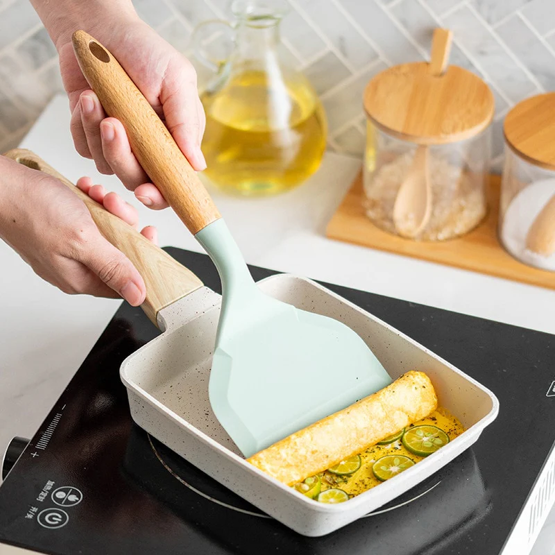 Silicone Tamagoyaki Spatula - Image 9