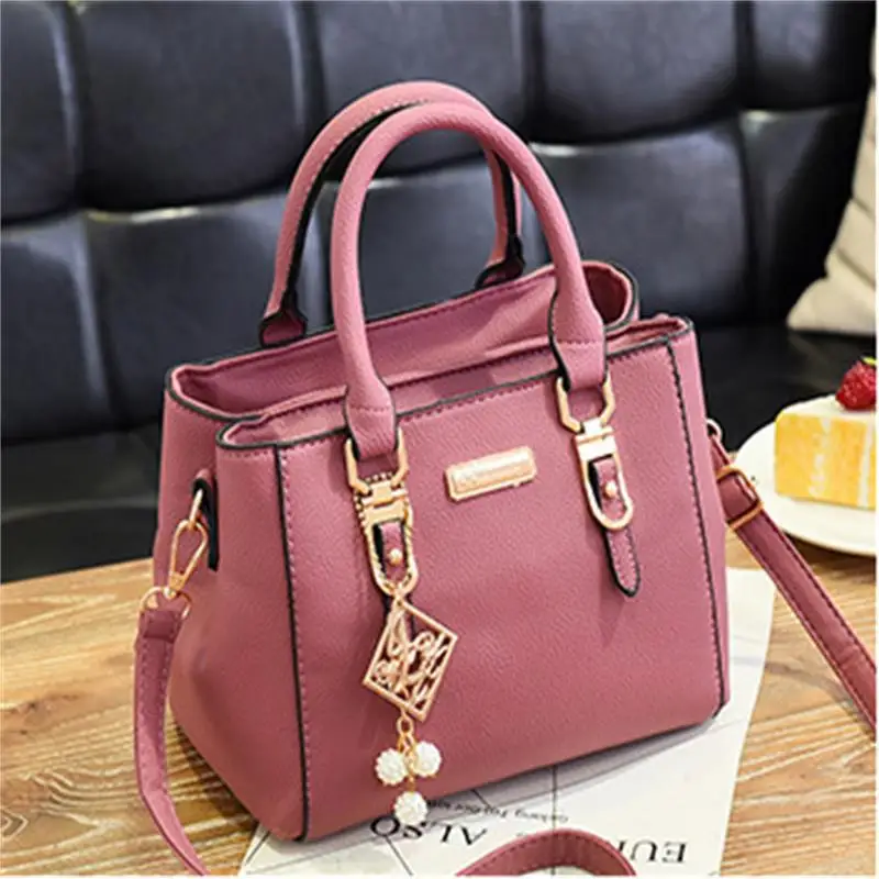 Tassel Tote Chic: Vintage Boston Messenger - Image 7