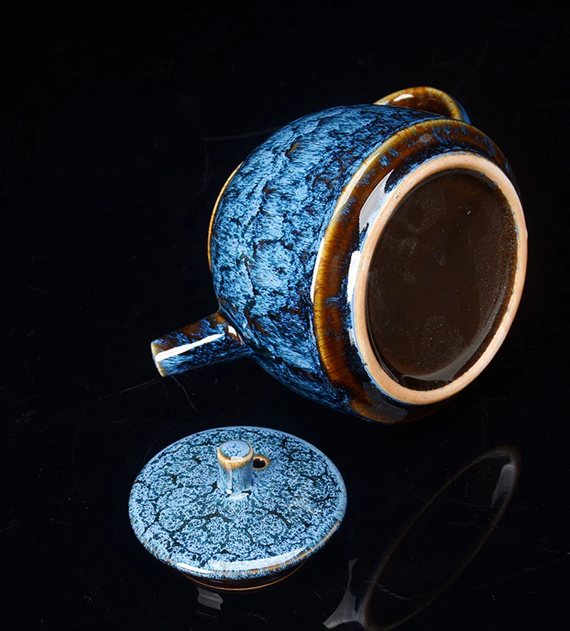 Teaware Charm: Exquisite Ceramic Teapot - Image 5