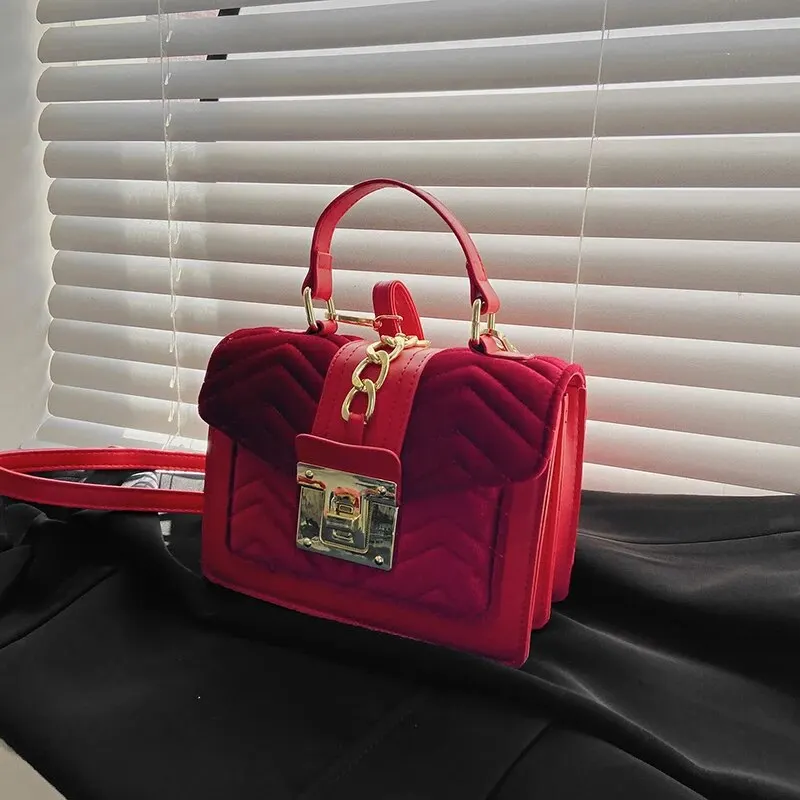 Velvet Aura: The Petite Square Ensemble - Image 5