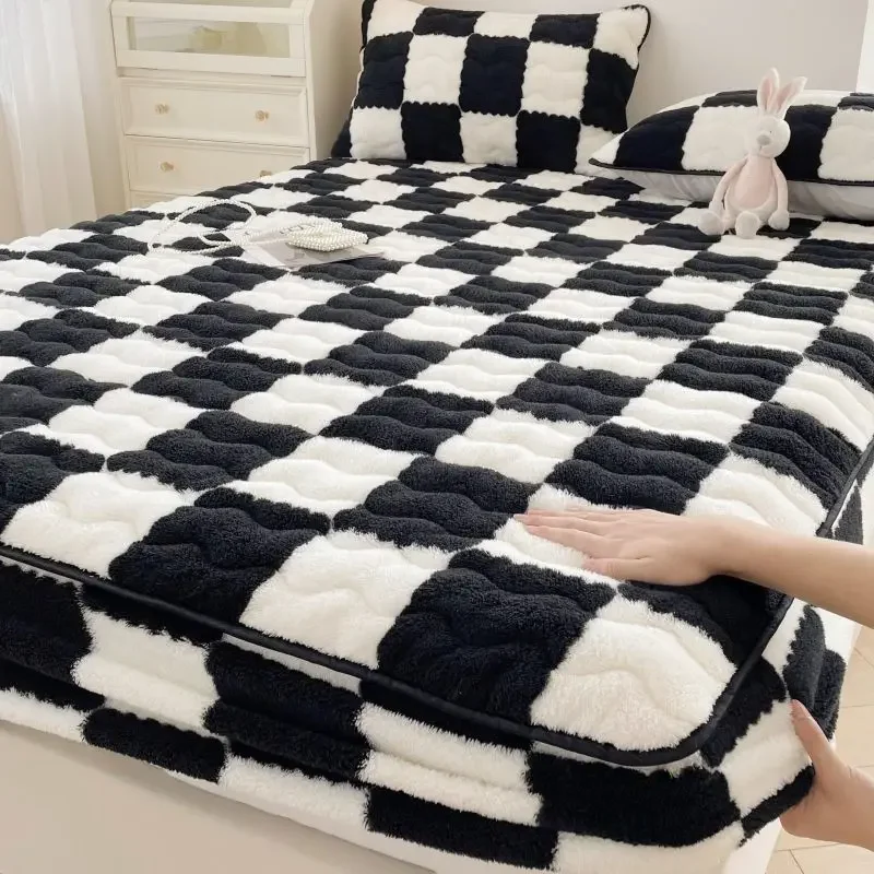 Velvet Mattress Cover - Image 4